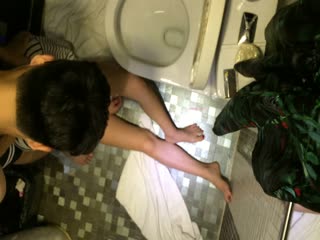 5oqK5a6/6YaJ5Yid5oGL5aWz5ZCM5a2m5bim5Yiw6YWS5bqX5p2l5Zy65Zue5b+G54KuIOWYtOS4iuivtOedgOS4jeiuqeaQniDov5jmmK/nv5jnvo7oh4Dov47mjqVKOOeMm+aTjSDml6DlpZflhrLliLrlhoXlsIQg6auY5riFMTA4