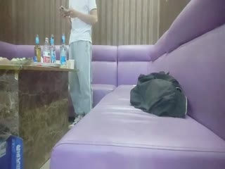 5by66KGM6ISx5LiL5bCP5Y6/5Z+O55qES1RW6YeM55qE6Zmq6YWS5aWz55qE5YaF6KOk77yM55u05o6l5LiA5Y+R5YWl6a2C