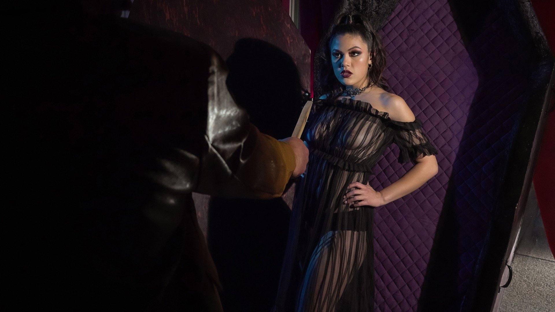 Q3JlZXBpbmcgSW4gSGVyIENyeXB0