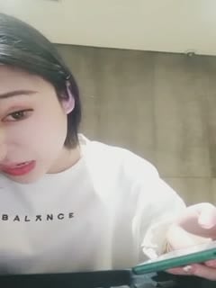 5Yia6Iqx5aSn5Lu36ZKx5YGa5a6M5pW05b2i576O5a6555qE572R57qi5aa55a2Q5Zyo572R5ZCn546p6Zyy5Ye66KKr6ZqU5aOB5bCP5LyZ5Y+R546w5LqG55u05o6l56Gs5p2l5o6P5Ye66bih5be05bCx5ZCD5aSq5ZCT5Lq65LqGKDEp