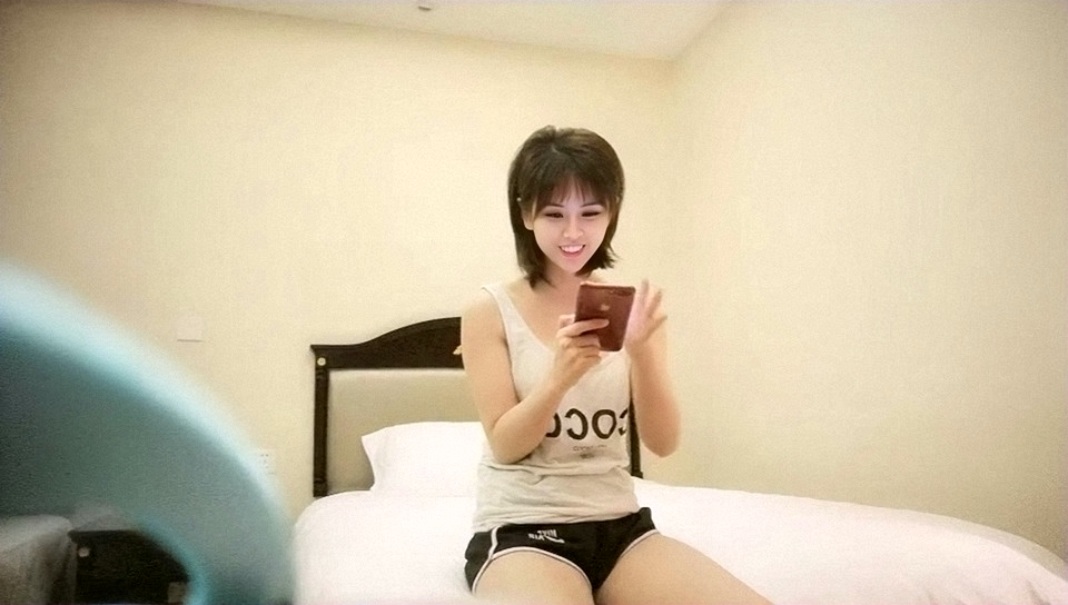 55+t5Y+R5aWz56We5bCP576O5aWz5riF56eA5Y+v5Lq677yM6L+e5byA5Lik54Ku77yMPGVtPuWoh+WwjzwvZW0+546y54+R5Lu75oSP5oqK546p77yM5ZCE56eN5ae/5Yq/546p5b6X6aOe6LW3