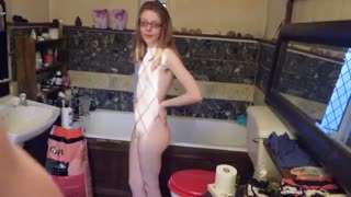 57un54i25Zyo5rW057y46YeM5ZKM5LuW55qE57un5aWz