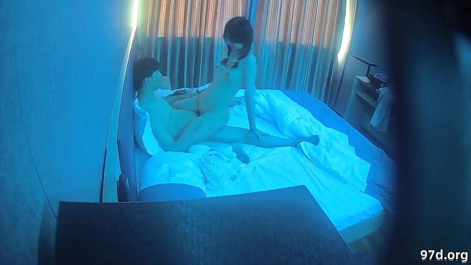 56OB5Yqb77ya6LS15Zyo55yf5a6e5a6+6aaG5YG45ouN5bCP5oOF5L6j55av54uC5oCn54ix77yM5bm06L275Lq65L2T5Yqb5aW9546p55qE5r+A5oOF5Y+N5beu6aqa5aa55Yi25pyN6buR5Lid5Li75Yqo5aWz5LiK6Ieq5bex5Yqo77yM5pCe5a6M5LyR5oGv57un57utWzEuMDNHXQ==