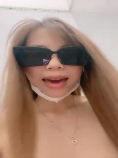 5Lik5Liq5bm06L275aeQ5aa56Iqx5LiA6LW35aSn56eA55u05pKt57uZ54u85Y+L55yL