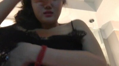 PGVtPuWwjzwvZW0+5oOF5L6j5YGa54ix6Ieq5ouNMTEu