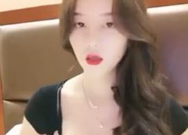 PGVtPuS4u+aSrTwvZW0+5a6e5Ya15YGa54ixLg==